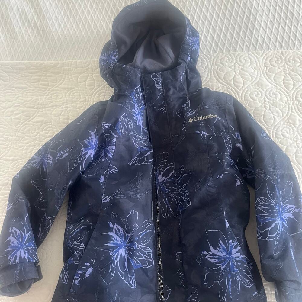 Columbia girl’s winter snow ski coat. Size small 6/7